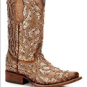 Corral boots